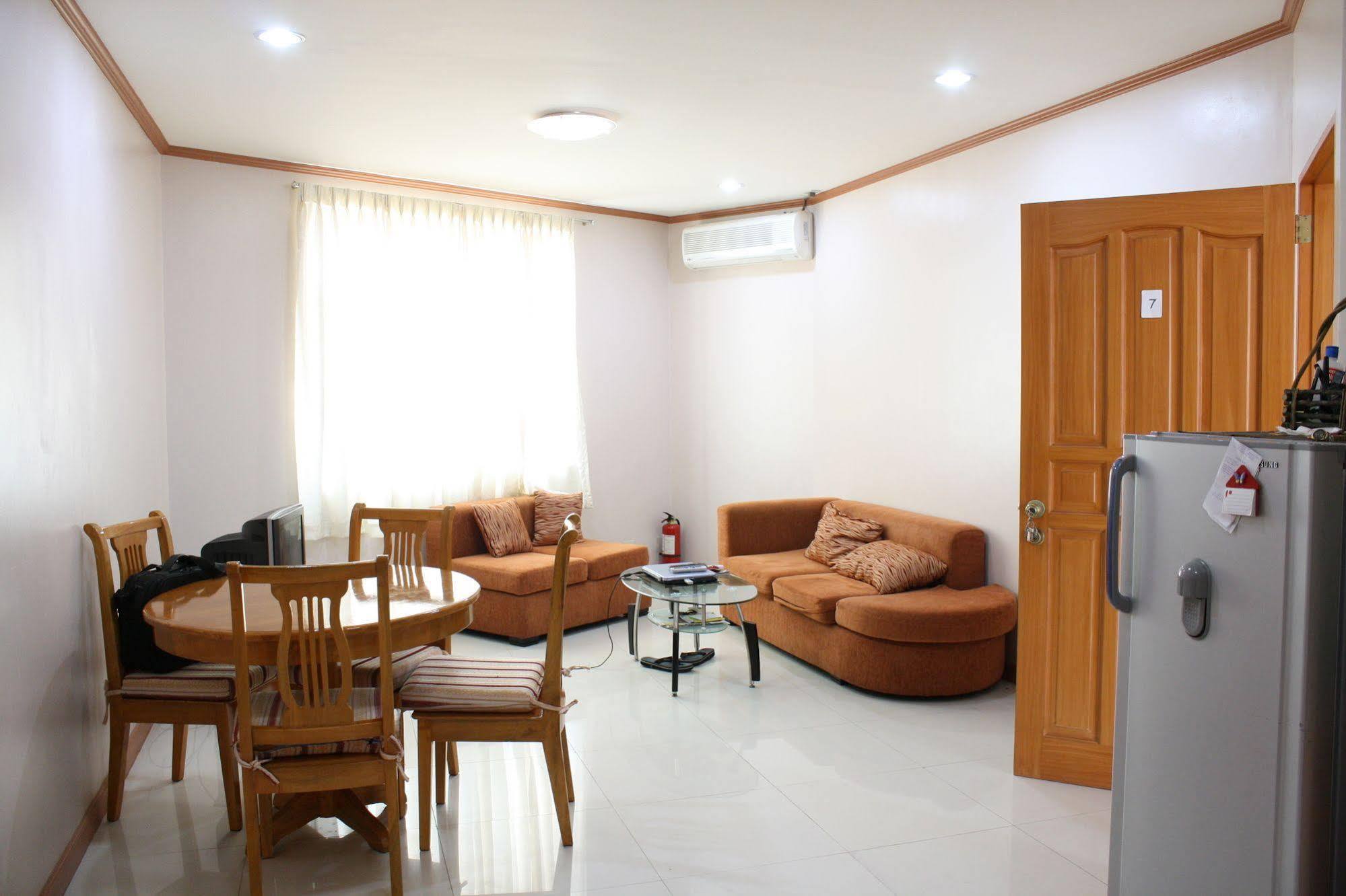 Dumaguete Springs Apartment Dumaguete City Exterior photo